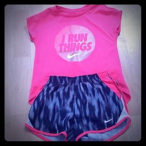 Girls Nike Outfit Size 6